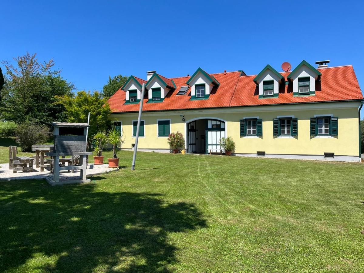 Landhaus Dasthomas Henndorf im Burgenland エクステリア 写真